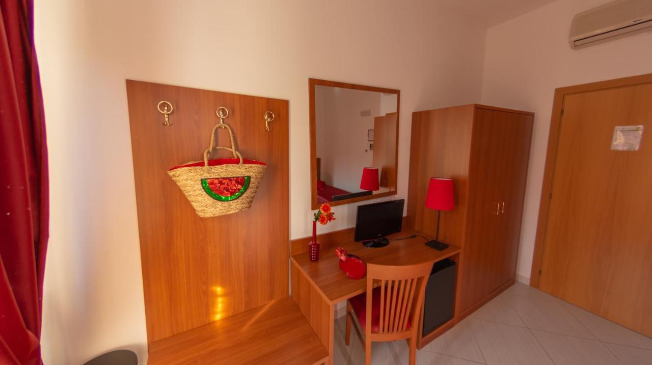 Hotel Solaria Rodi Garganico Exterior photo