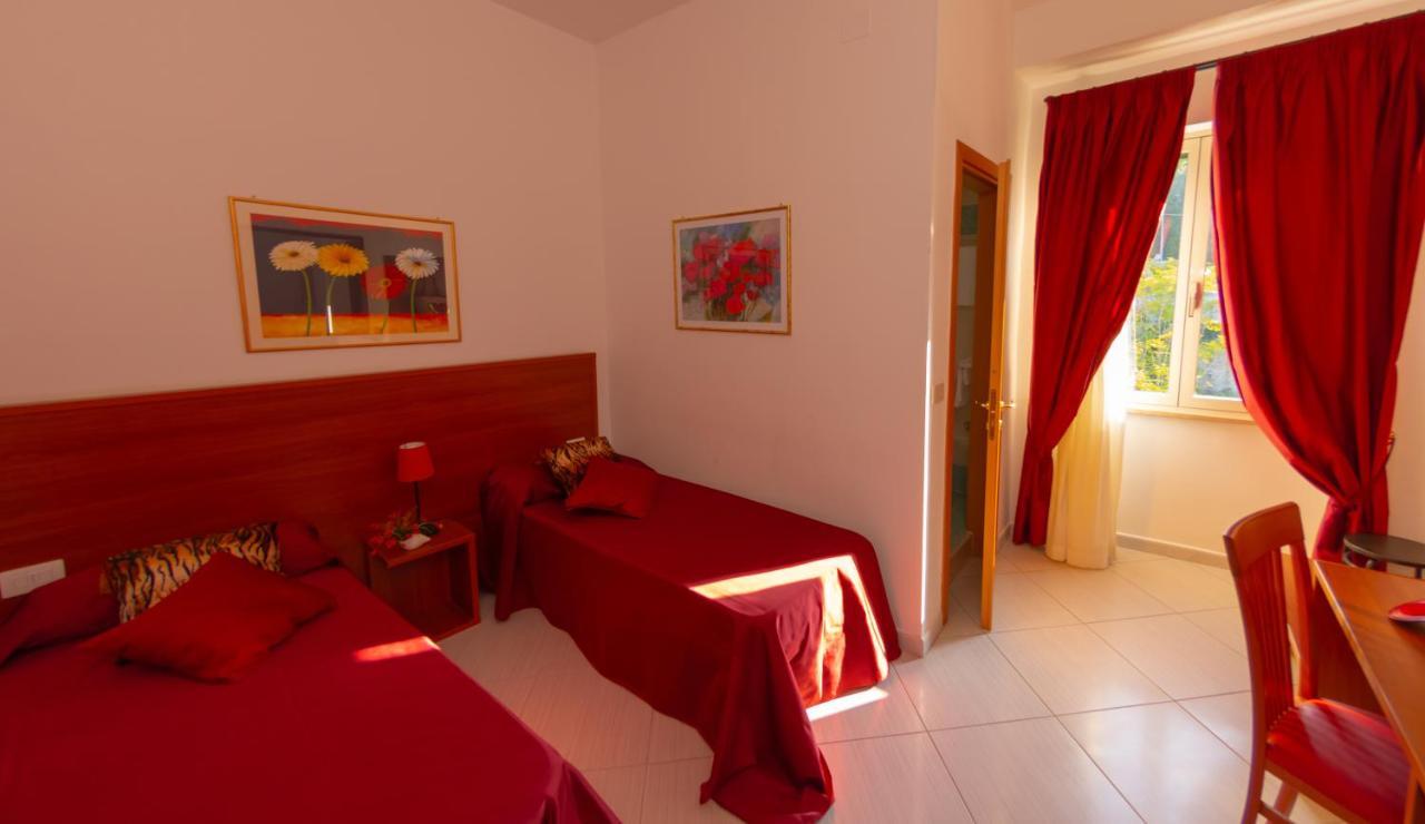 Hotel Solaria Rodi Garganico Exterior photo